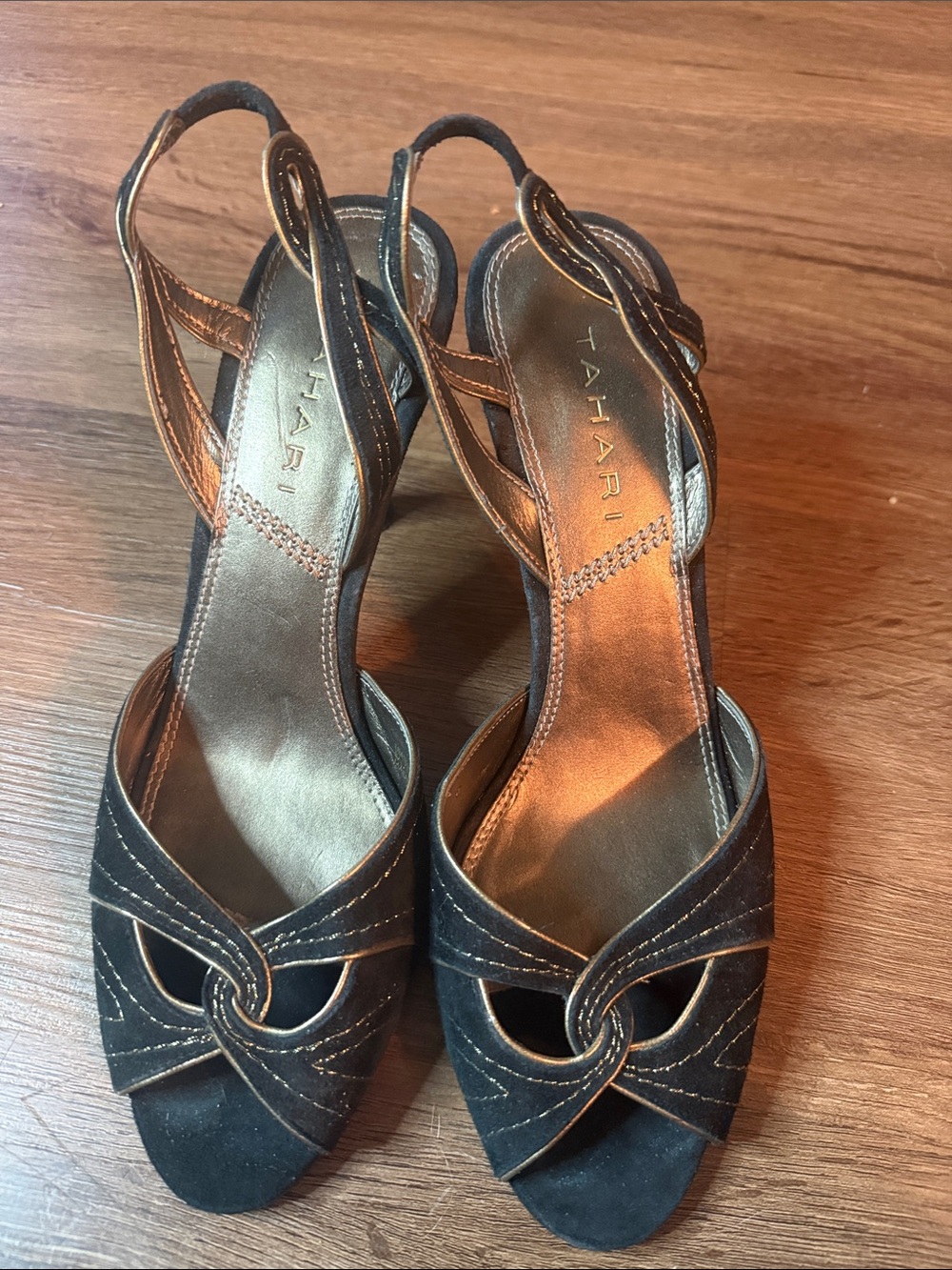 Tahari Black Suede Knot-Front Slingback Heels size 7.0 women’s